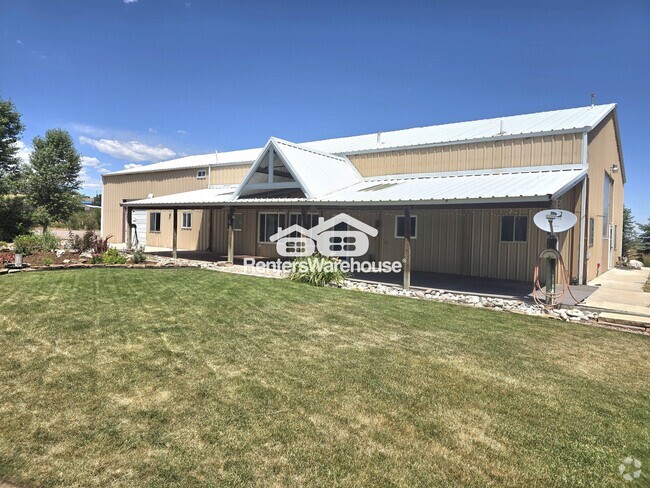 Building Photo - 999 Castlewood Dr