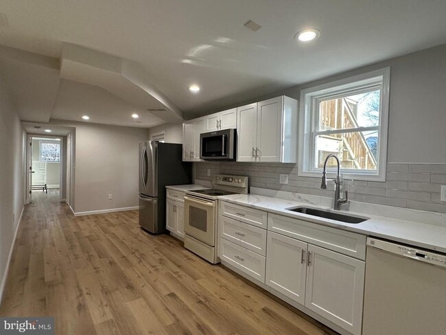 Building Photo - 6731 Crest Pl