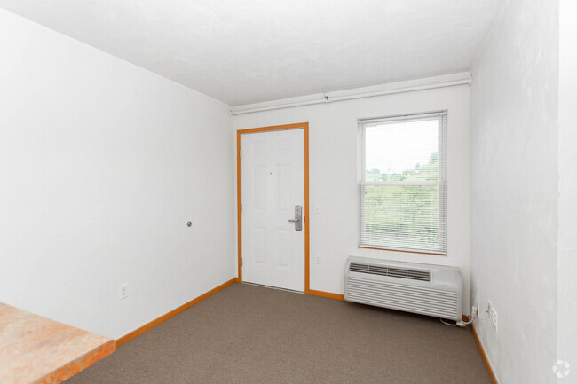 1HAB, 1BA - 324 ft² - Campus Side Apartments