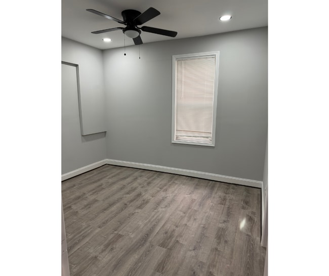 Photo - 5001 Palmer ave BB AVAILABLE $750 W/BATH-BB Apartment