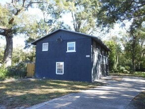 Building Photo - 2823 Moncrief Rd