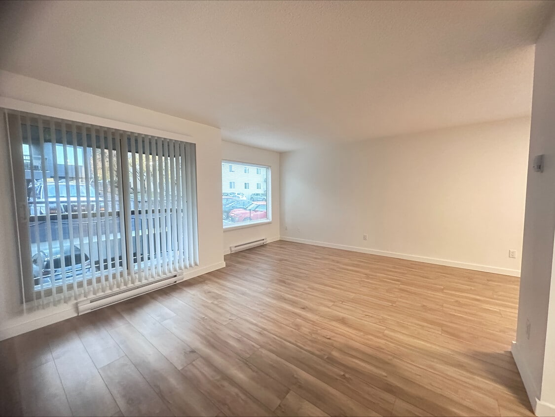 430 Stewart Ave, Nanaimo, BC V9S 4C6 Townhouse for Rent in Nanaimo