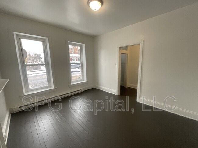 Foto del edificio - 301 N Newberry St