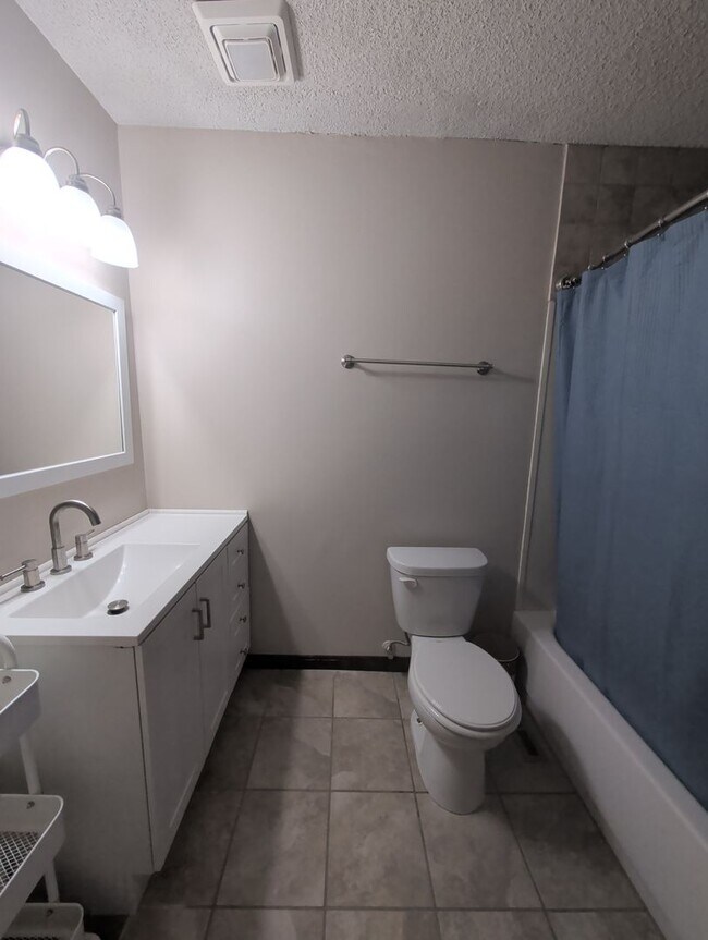 Foto del edificio - NEW PROPERTY LIVE!!!  LOOK AT THIS GEM!  Schedule A Tour Today!!  More photos coming soon!