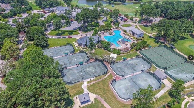 Building Photo - 7071 Mid Pines Cir