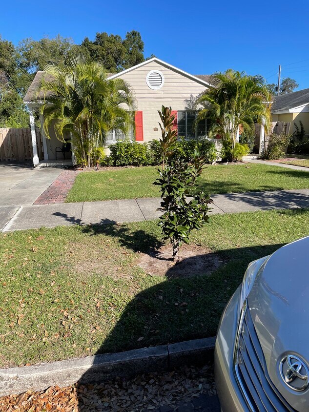Foto principal - 817 Harwood St