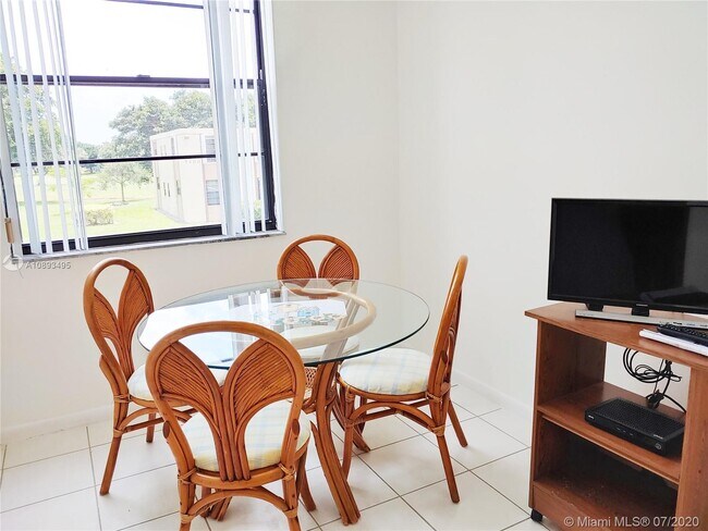 Foto del edificio - 7420 NW 18th St