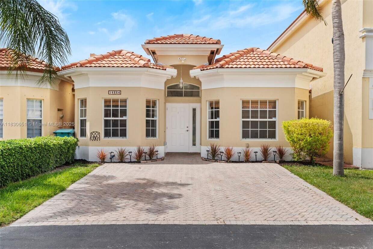 Foto principal - 16334 SW 103rd St