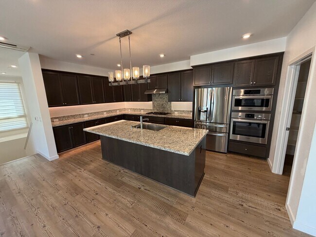 Foto del edificio - Bright and Spacious 5BD/3BA Condo in Desirable Boulevards Dublin Community!
