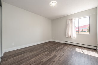 Building Photo - 830 Pembroke Street