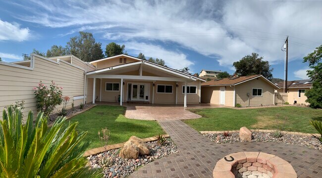 Building Photo - 9011 Los Coches Rd