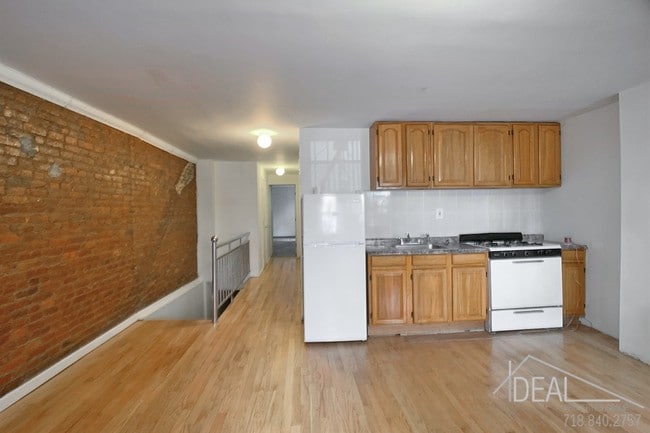 Building Photo - 280 9th Street #1R