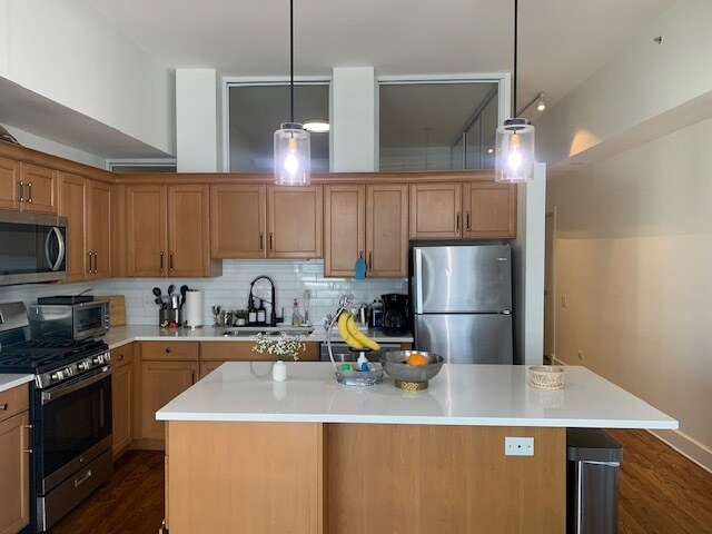 Foto del edificio - 165 N Canal St