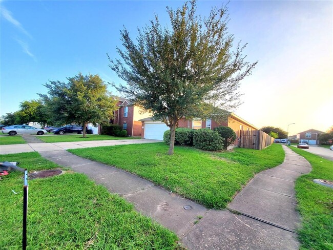 Foto del edificio - 7202 Avon Park Ln