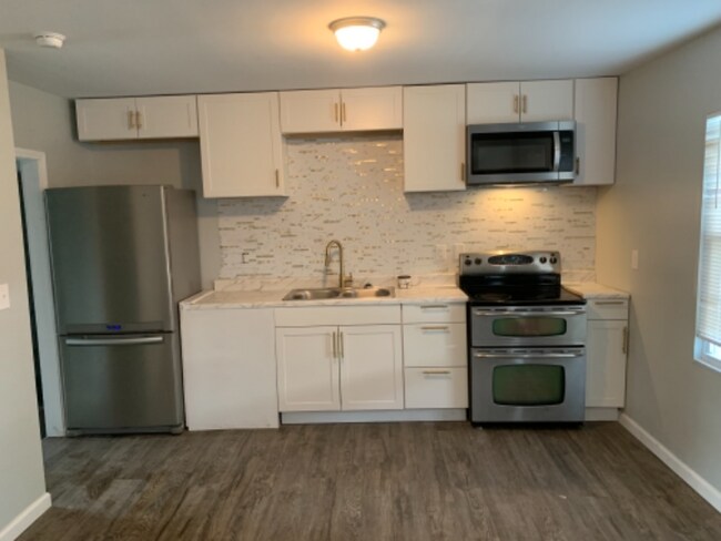 Foto del edificio - 554 Miller Pl
