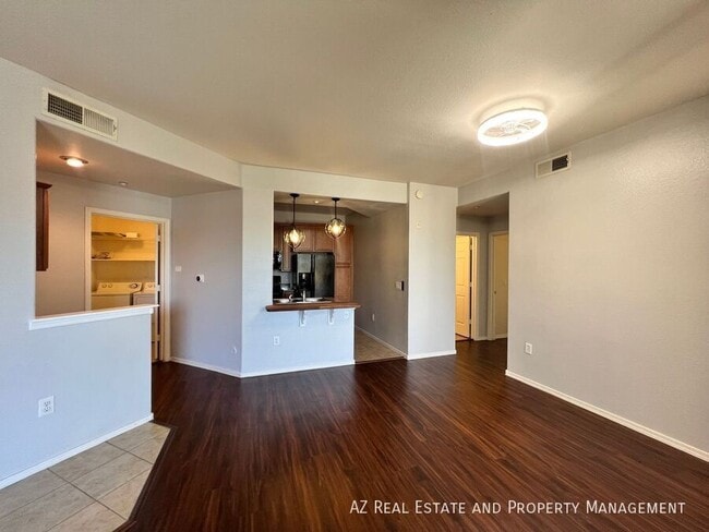 Building Photo - 5303 N 7th St