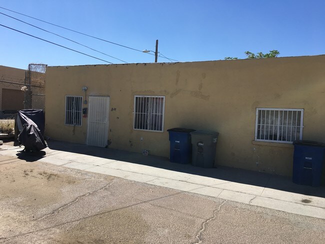 Foto del edificio - Triplex in Central Area