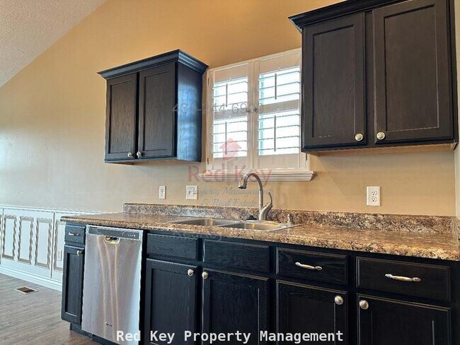 Foto del edificio - 2300 N Single Family Home