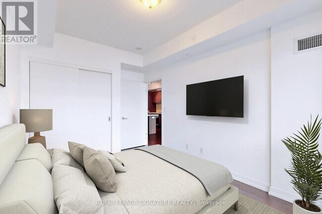 Building Photo - 21 Widmer St