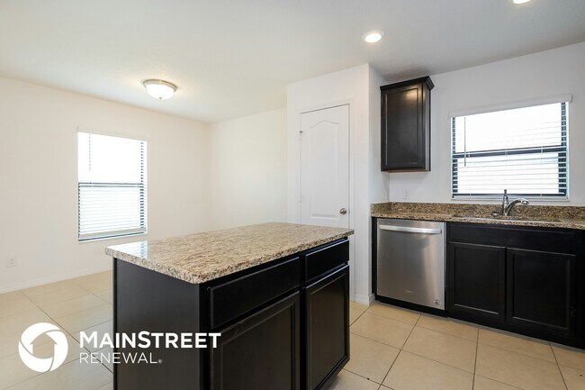 Building Photo - 1499 Swan Lake Cir