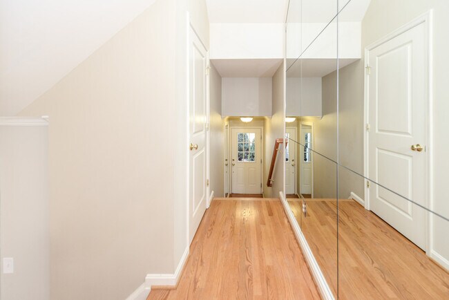 Building Photo - 42721 Twinleaf Dr