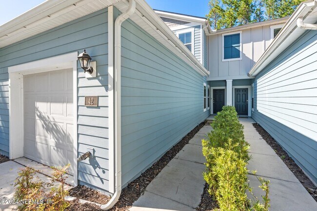 Building Photo - 42 Scotch Pebble Dr
