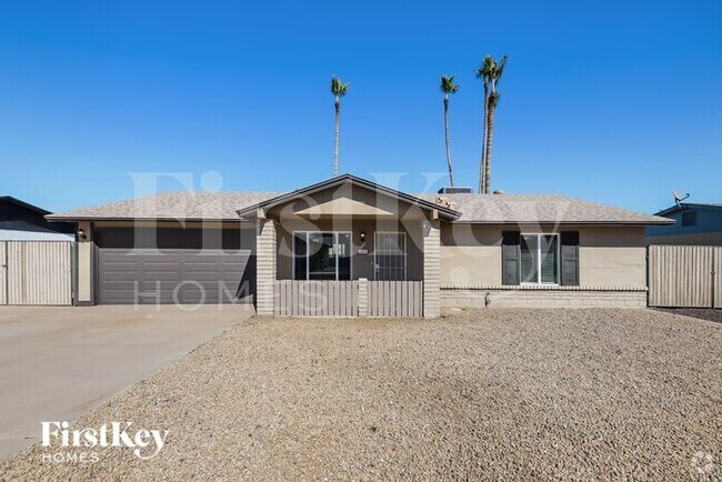 Building Photo - 3526 W Voltaire Ave