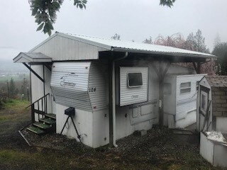 Primary Photo - 104 Overlook Ln