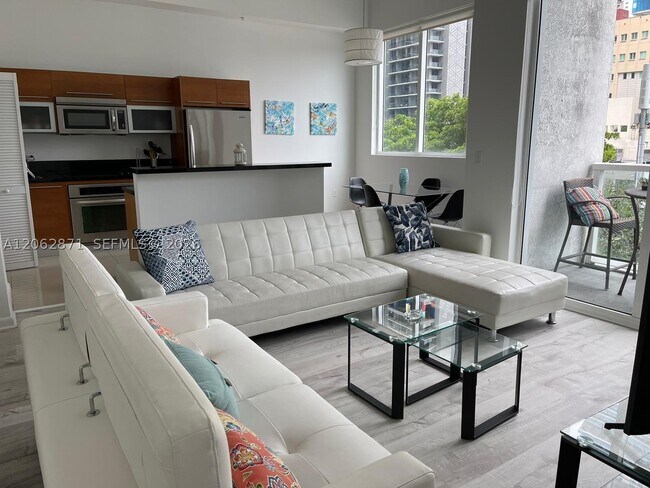 Foto del edificio - 244 Biscayne Blvd