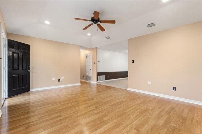 Foto del edificio - 8382 Oak Pointe Ct