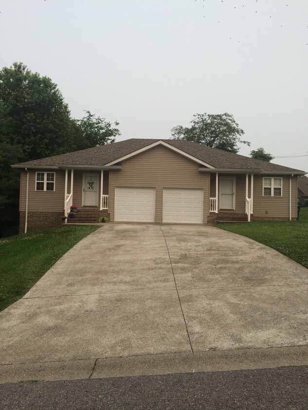 Primary Photo - 3840 Halehaven Dr