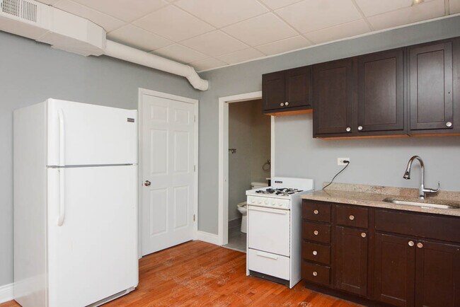 Building Photo - 4920 W Irving Park Rd