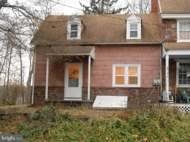 Building Photo - 169 Engle Ln