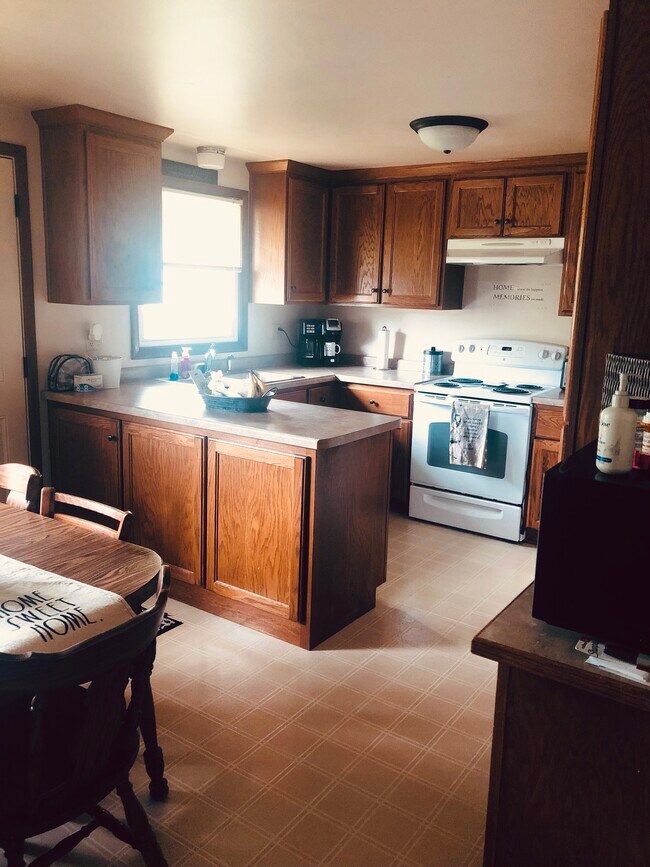 1739 Boland Rd, Green Bay, WI 54303 Townhome Rentals in Green Bay WI