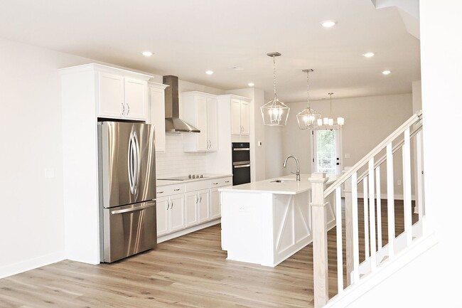 Building Photo - Beautiful Townhouse Just South of Downtown...