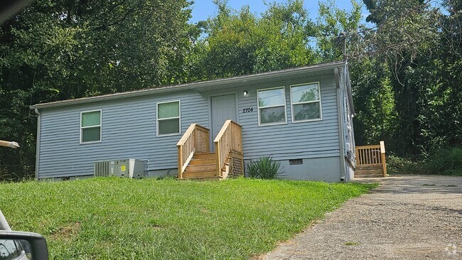 Building Photo - 2704 Sunset Ave