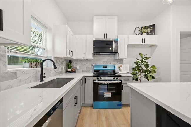 Foto del edificio - 7946 Fields St