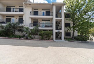 Building Photo - 2209 Hancock Dr