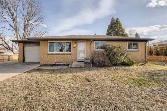 Building Photo - 3378 W Saratoga Ave