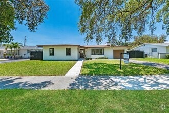 Building Photo - 6310 SW 92nd Ave