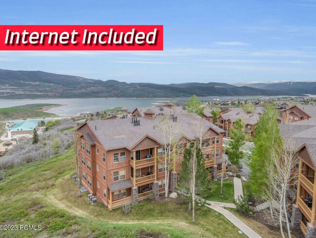 Building Photo - 1800 Fox Bay Dr