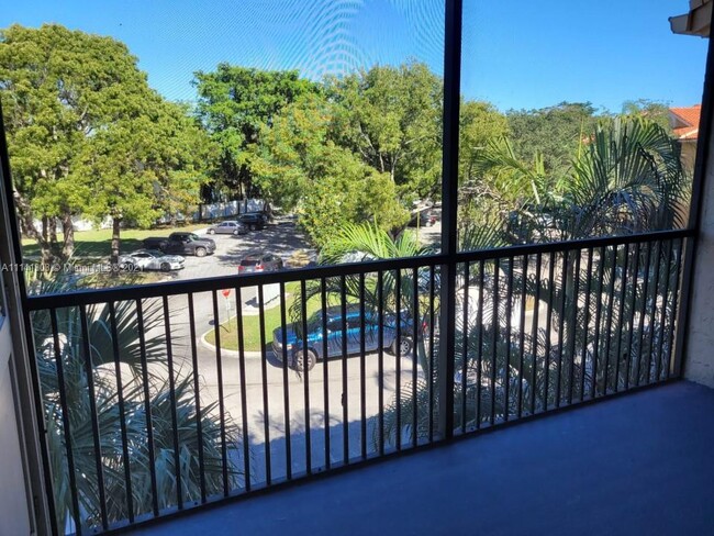 Building Photo - 3860 Coral Tree Cir