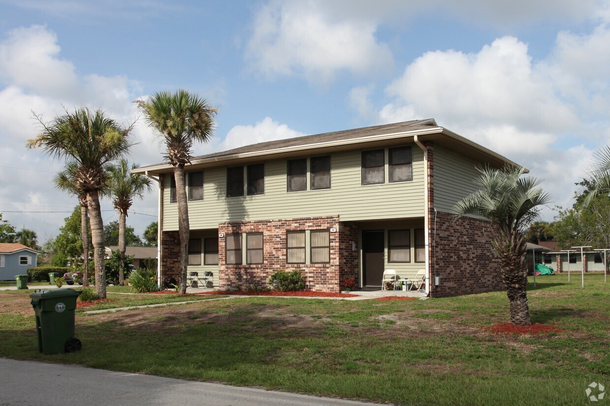 Building Photo - Jacksonville Beach Apartments