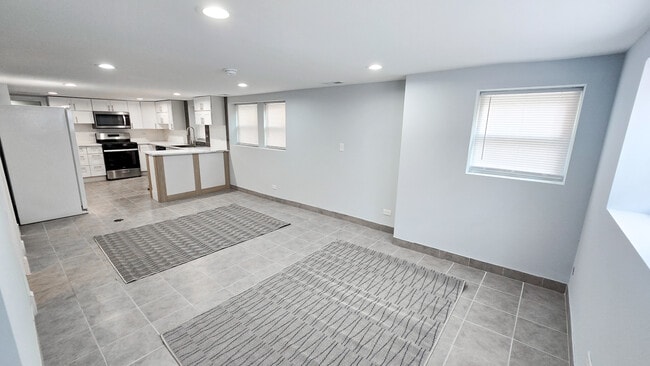 Building Photo - 6751 S Campbell Ave