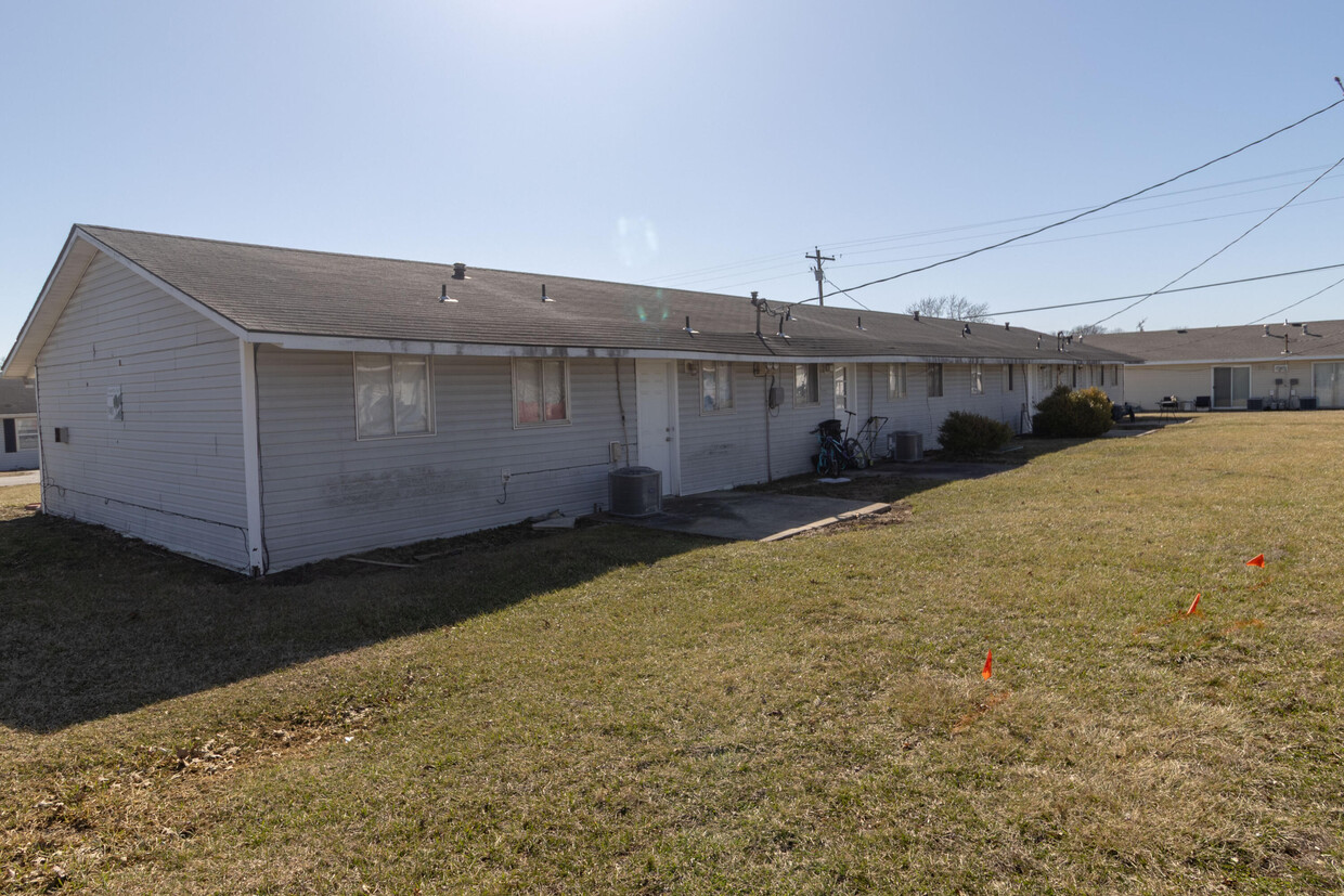 Building Photo - 7401 N Moberly Dr