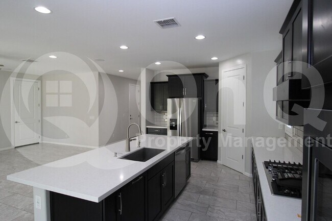 Foto del edificio - 275 E Honeysuckle Pl