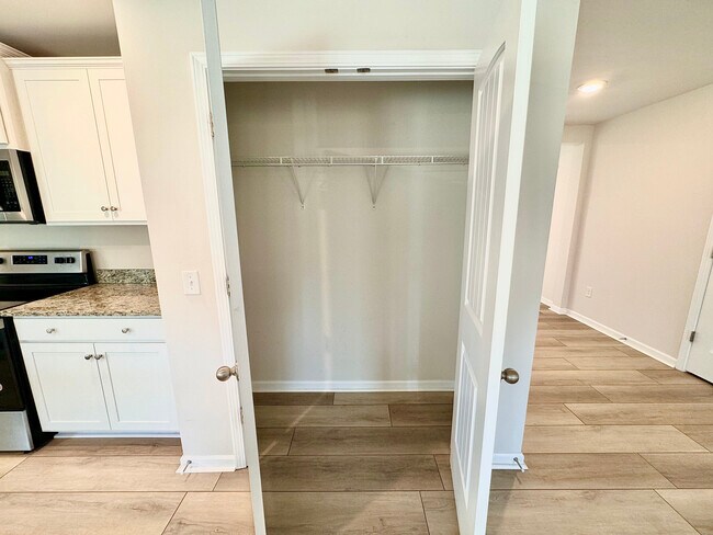 Foto del edificio - 424 Poppleton Dr