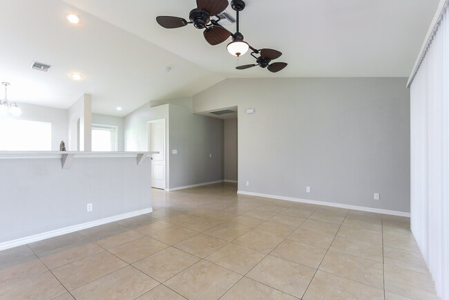 Foto del edificio - 1144 SW 6th Terrace
