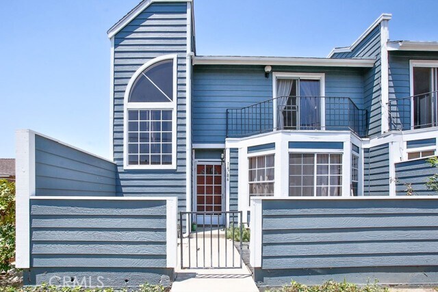 Foto principal - 14786 Pioneer Blvd