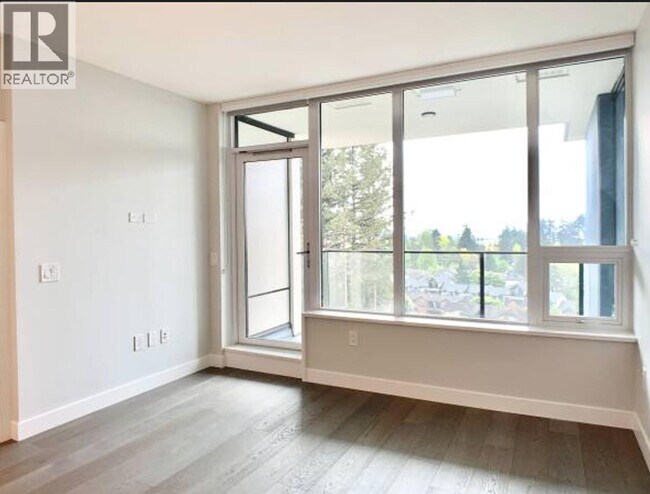 Photo du bâtiment - 5410 Shortcut Rd